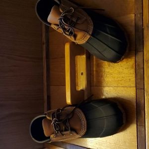 Men's size 7 mud shoes